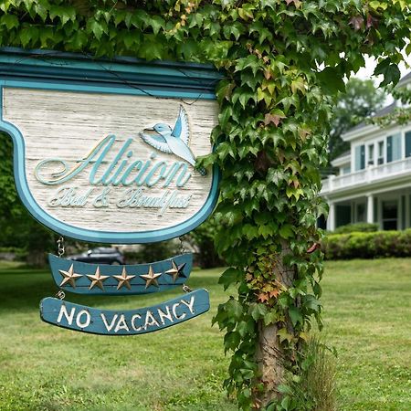 Alicion Bed & Breakfast Lunenburg Bagian luar foto
