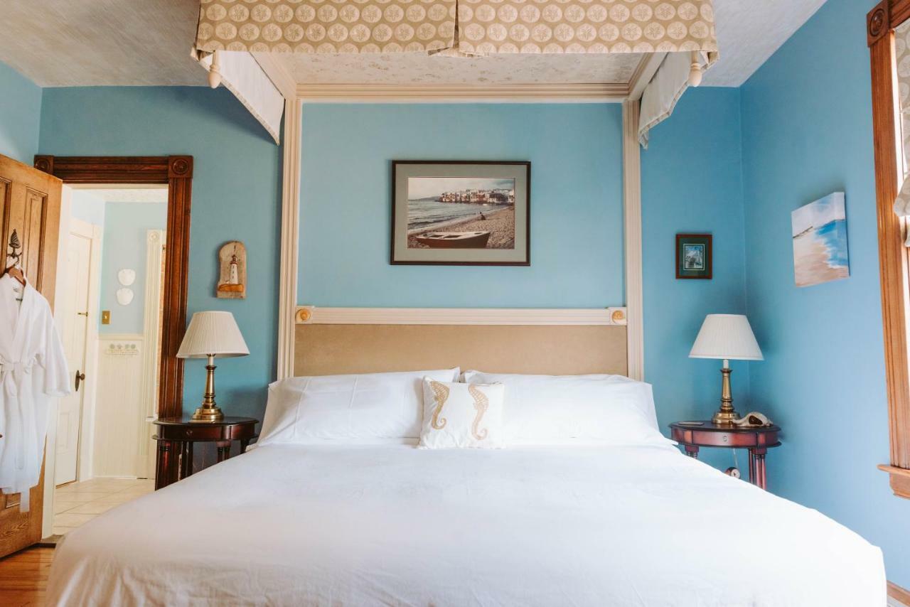 Alicion Bed & Breakfast Lunenburg Bagian luar foto
