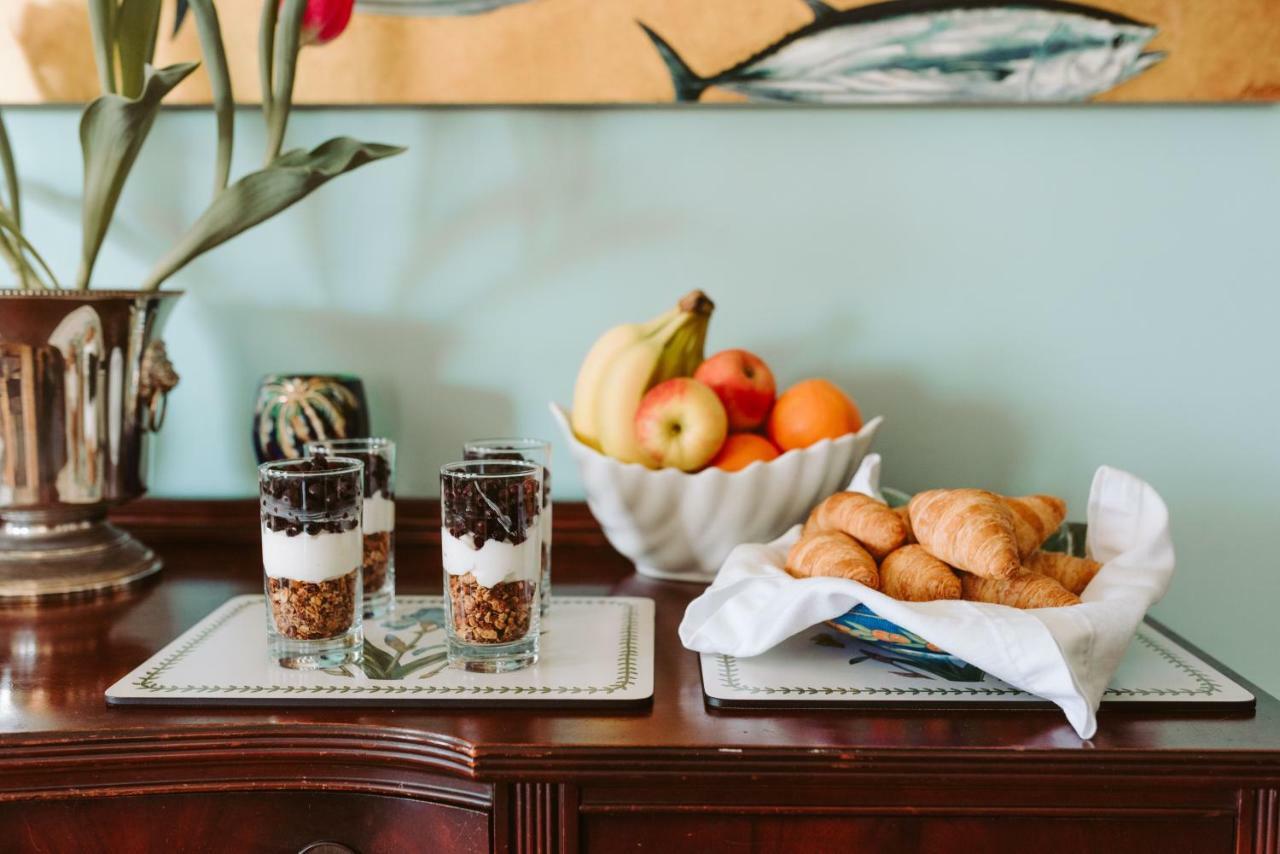 Alicion Bed & Breakfast Lunenburg Bagian luar foto