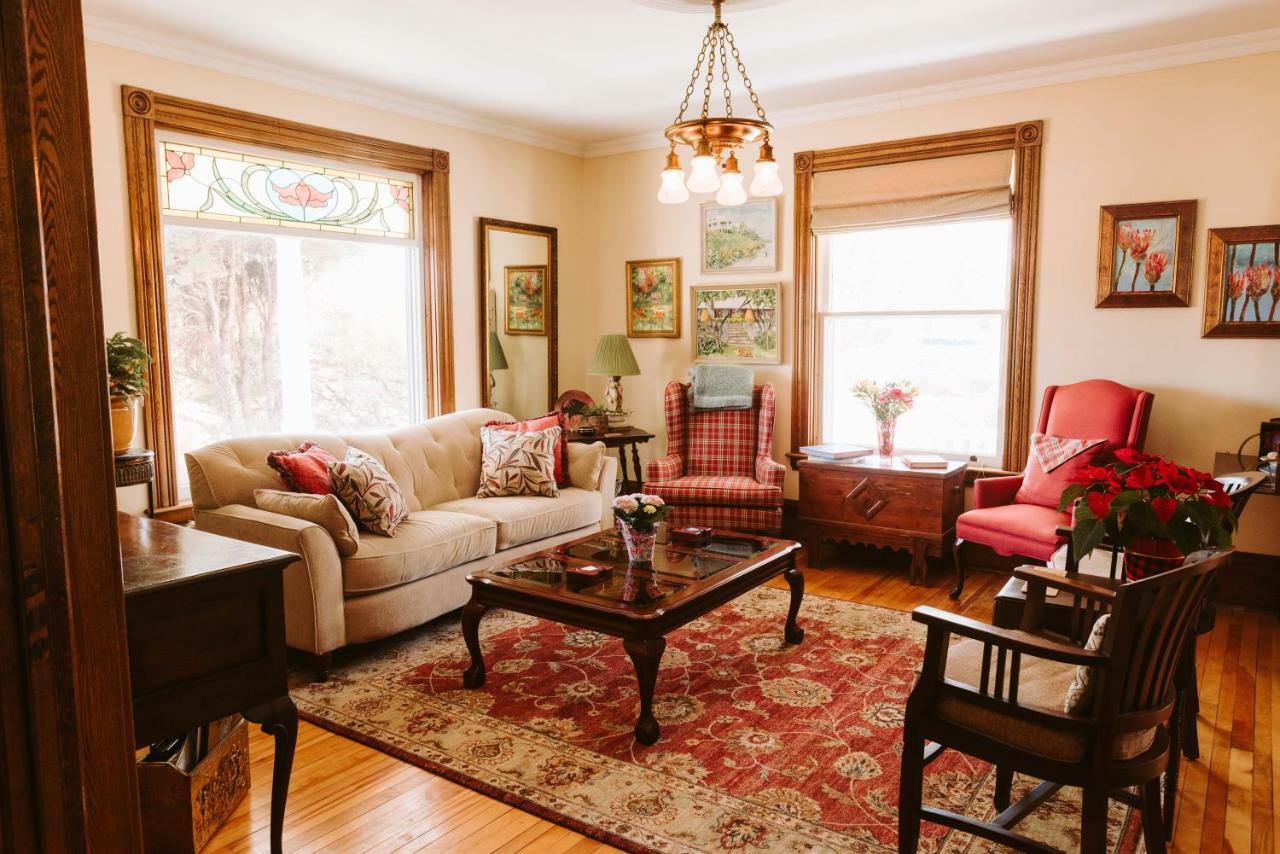 Alicion Bed & Breakfast Lunenburg Bagian luar foto