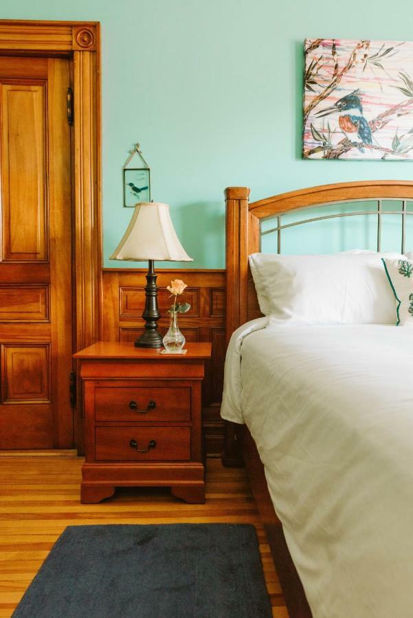 Alicion Bed & Breakfast Lunenburg Bagian luar foto