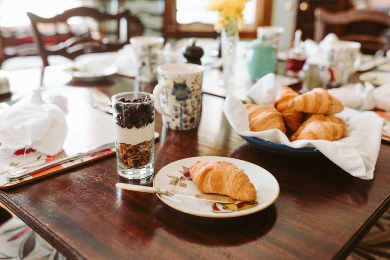 Alicion Bed & Breakfast Lunenburg Bagian luar foto
